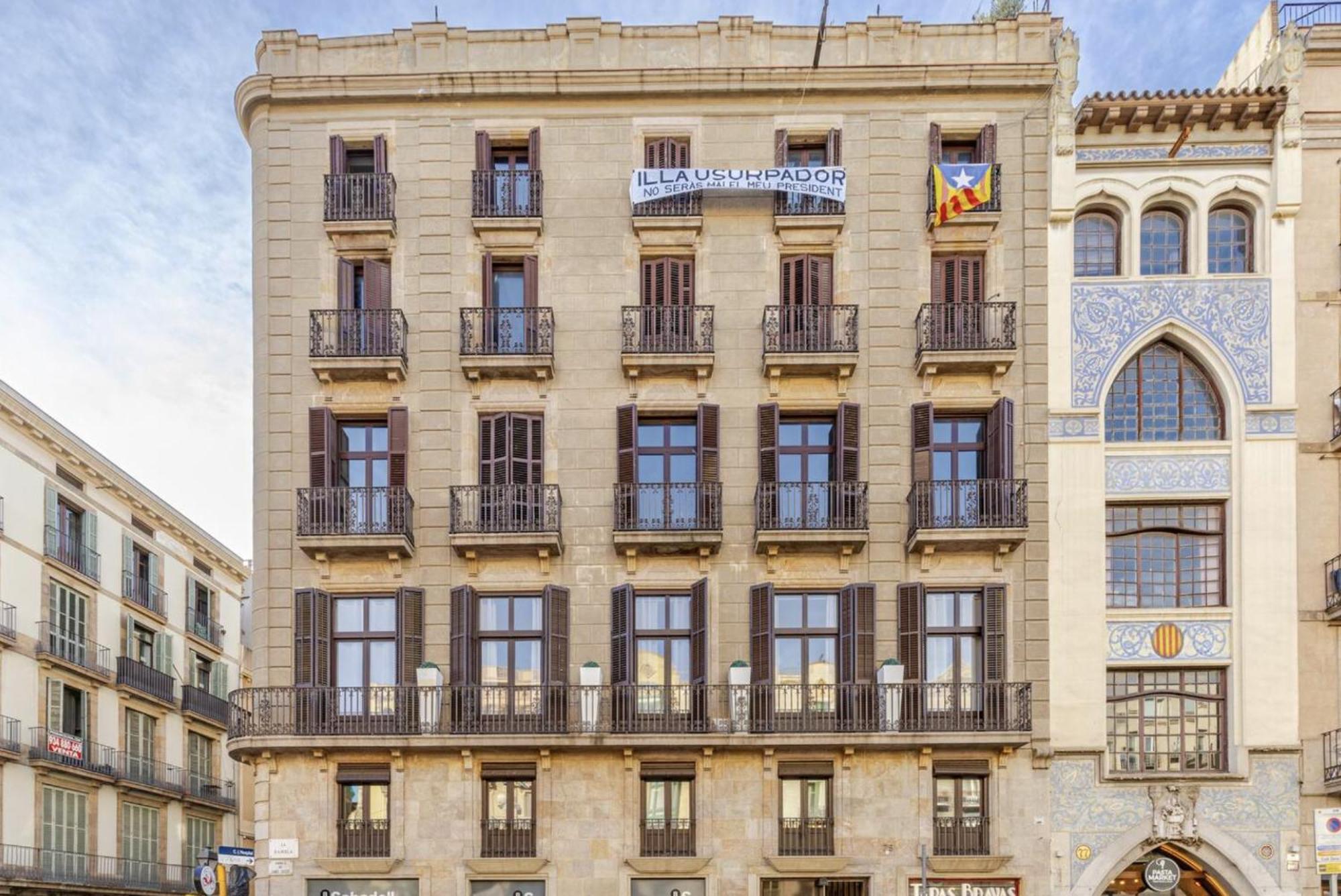 Unicas En La Rambla Barcelona